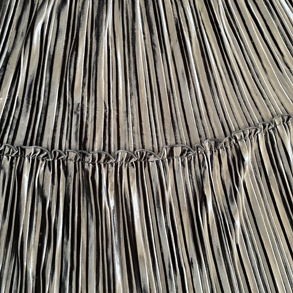 Simons velvet ruffle tiered pleat skirt - Picture 2 of 4
